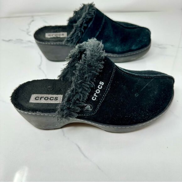 Crocs Faux Suede Fur Lined Clogs- Size 8 - Picture 5 of 14
